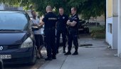 SPOPADAO MALOLETNICE PO ULICI, UZNEMIRAVAO IH I SLAO IM POLJUPCE, A JEDNU PRATIO KOLIMA: Policija privela muškarca u Nišu (FOTO)