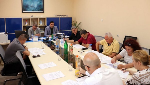 ОДЛУКА ВЕЋА У КЛАДОВУ: Новчане награде за ученике генерације, вуковце и најуспешније ђаке