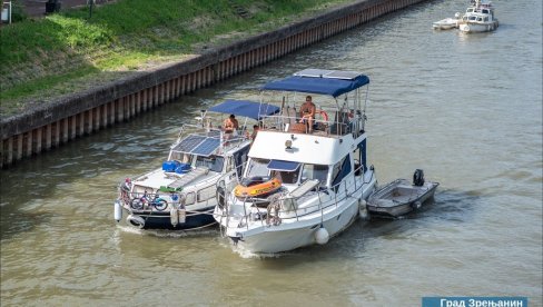 BEGEJOM LAĐE PLOVE: Regata povodom Međunarodnog dana Dunava (FOTO) BEGEJOM LAĐE PLOVE: Regata povodom Međunarodnog dana Dunava (FOTO)