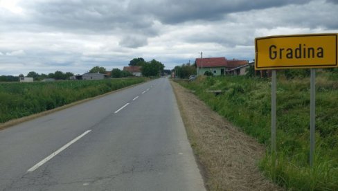 СОЛУНЦИ ГРАДИЛИ, ТУЂМАН ИЗБРИСАО: Српско село Нова Градина код Вировитице настало пре 100 година, а нестало пре 30 СОЛУНЦИ ГРАДИЛИ, ТУЂМАН ИЗБРИСАО: Српско село Нова Градина код Вировитице настало пре 100 година, а нестало пре 30