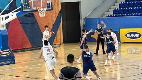 SRBIJA IMA RAZLOGE ZA PONOS: Sjajan duel mlade i juniorske reprezentacije u Zrenjaninu (FOTO) SRBIJA IMA RAZLOGE ZA PONOS: Sjajan duel mlade i juniorske reprezentacije u Zrenjaninu (FOTO)