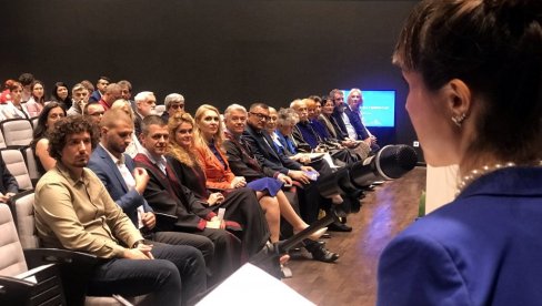 ВЕЧНО МЛАД И НАПРЕДУЈЕ НА ШАНГАЈСКОЈ ЛИСТИ: Универзитет У Новом Саду обележио 63 године од оснивања ВЕЧНО МЛАД И НАПРЕДУЈЕ НА ШАНГАЈСКОЈ ЛИСТИ: Универзитет У Новом Саду обележио 63 године од оснивања