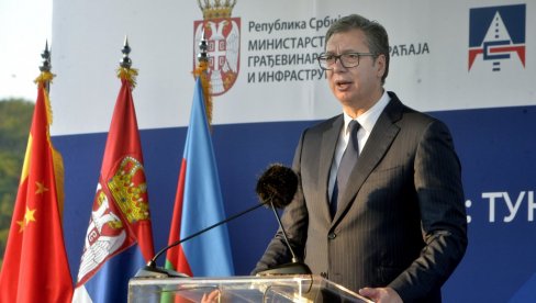 ONA JE SPAS, ZNAČI NAM ŽIVOT Vučić poručio - Obilaznica znači više saobraćaja, biće mnogo više novca u kasi ONA JE SPAS, ZNAČI NAM ŽIVOT Vučić poručio - Obilaznica znači više saobraćaja, biće mnogo više novca u kasi