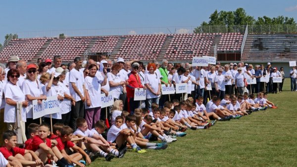 СЕНИОРИ СЕ ДРУЖИЛИ И ТАКМИЧИЛИ: Спортско-рекреативна манифестација пензионера Београда одржана у Општини Обреновац