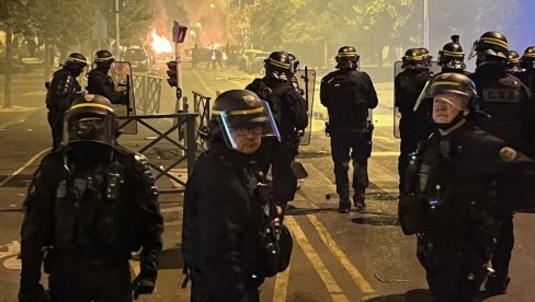 POLICIJA SE SUKOBILA SA PROPALESTINSKIM DEMONSTRANTIMA: Totaln haos na ulicama Pariza (VIDEO)