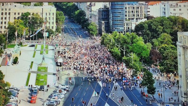СЛИКА ИЗ ВАЗДУХА: Ево колико је окупљених на политичком протесту у Београду (ФОТО) СЛИКА ИЗ ВАЗДУХА: Ево колико је окупљених на политичком протесту у Београду (ФОТО)