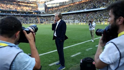 АЛ НАСР ПРОНАШАО ТРЕНЕРА! Кристијано Роналдо довео земљака АЛ НАСР ПРОНАШАО ТРЕНЕРА! Кристијано Роналдо довео земљака