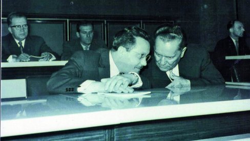 KARDELJ PODRŽAO IDEJU O ETNIČKI ČISTOM KOSOVU: Kako je stvarana povoljna klima za tihu likvidaciju srpskog življa KARDELJ PODRŽAO IDEJU O ETNIČKI ČISTOM KOSOVU: Kako je stvarana povoljna klima za tihu likvidaciju srpskog življa