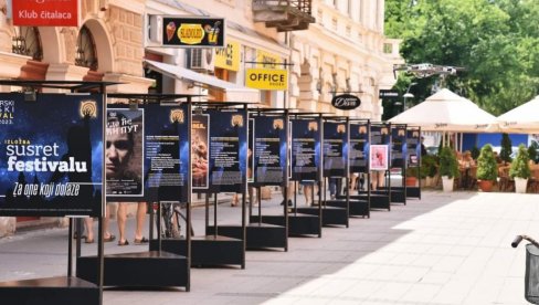 POČETAK FESTIVALA UZ PUT: U Somboru organizovan Filmski festival pod sloganom Za one koji dolaze POČETAK FESTIVALA UZ PUT: U Somboru organizovan Filmski festival pod sloganom Za one koji dolaze