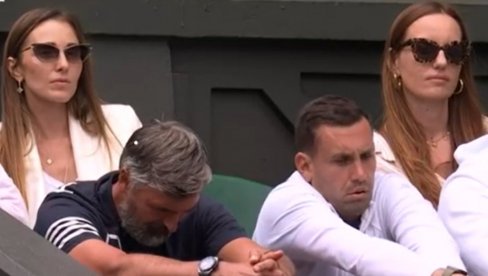 JAOJ KAKO ME PROVOCIRAJU, IMAO SAM POMRAČENJE UMA: Otkriven tajni razgovor Novaka Đokovića sa suprugom Jelenom JAOJ KAKO ME PROVOCIRAJU, IMAO SAM POMRAČENJE UMA: Otkriven tajni razgovor Novaka Đokovića sa suprugom Jelenom