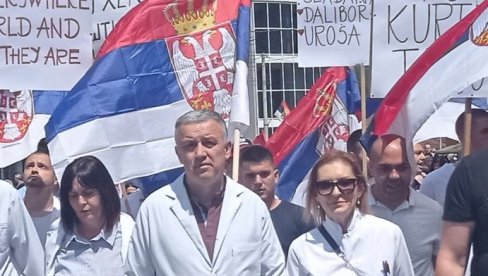 РЕАКЦИЈА НА СРАМНЕ ОПТУЖБЕ БРИТАНСКЕ ПОСЛАНИЦЕ: Нама прети хуманитарна катастрофа, не можемо да допремимо лекове, а камоли оружје РЕАКЦИЈА НА СРАМНЕ ОПТУЖБЕ БРИТАНСКЕ ПОСЛАНИЦЕ: Нама прети хуманитарна катастрофа, не можемо да допремимо лекове, а камоли оружје