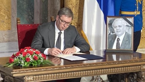 СВОЈ ЖИВОТ УВЕК ВЕЗИВАО ЗА СУДБИНУ СВОГ НАРОДА: Вучић на комеморацији бившем председнику Србије Милану Милутиновићу (ФОТО) СВОЈ ЖИВОТ УВЕК ВЕЗИВАО ЗА СУДБИНУ СВОГ НАРОДА: Вучић на комеморацији бившем председнику Србије Милану Милутиновићу (ФОТО)