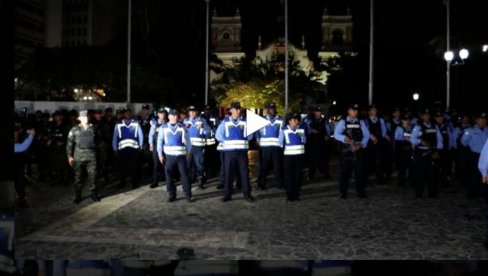 HONDURAS: San Pedro Sula uvodi policijski čas preko noći kako bi sprečili veliki talas kriminala HONDURAS: San Pedro Sula uvodi policijski čas preko noći kako bi sprečili veliki talas kriminala
