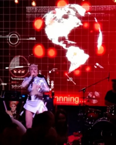 ЖУРКА ДВЕ НОЋИ ЗАРЕДОМ:  Индира Колонија певаће фановима највеће хитове (ФОТО)