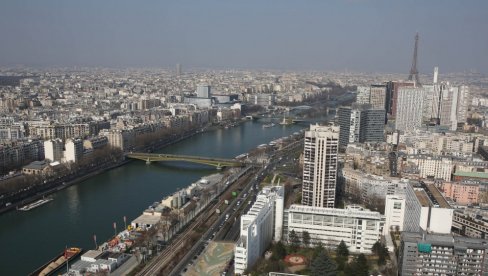 ДОЗВОЉЕНО КУПАЊЕ У СЕНИ:На три локације у Паризу до 31. августа