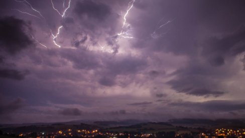 OGLASIO SE RHMZ: Izdao upozorenje - ova dva dana biće nepogoda