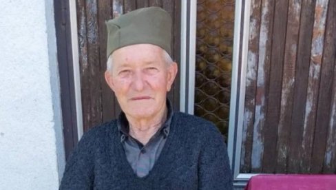 ŠAJKAČA SE NE SKIDA PRED TERORISTIMA: Kurtijevi specijalci pod punom ratnom opremom maltretirali deda Dimitrija zbog srpske kape ŠAJKAČA SE NE SKIDA PRED TERORISTIMA: Kurtijevi specijalci pod punom ratnom opremom maltretirali deda Dimitrija zbog srpske kape