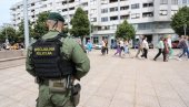 MUŠKARAC ŠETA GRADOM NAORUŽAN KALAŠNJIKOVOM: Dramatične scene u Splitu, građanima naređeno da se sklone sa ulica