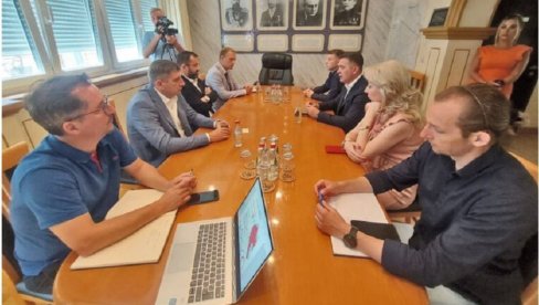 ХЕРЦЕГ НОВИ И ВРЊАЧКА БАЊА: Пријатељством и сарадњом до ИПА пројеката ХЕРЦЕГ НОВИ И ВРЊАЧКА БАЊА: Пријатељством и сарадњом до ИПА пројеката
