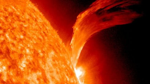 UPOZORENJE NAUČNIKA Preti kolaps radio-veza: Zemlja na udaru geomagnetne oluje sa Sunca