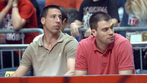 ОГЛАСИО СЕ ВУК РАДИВОЈЕВИЋ: Ево шта је бивши кошаркаш Звезде рекао после пребијања супруге ОГЛАСИО СЕ ВУК РАДИВОЈЕВИЋ: Ево шта је бивши кошаркаш Звезде рекао после пребијања супруге