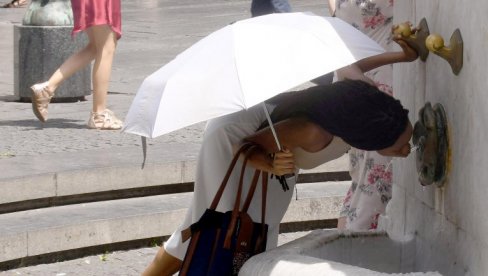 UPOZORENJE RHMZ Topi se asfalt i biće još gore: Ovi gradovi su bili najtopliji u Srbiji u 16h