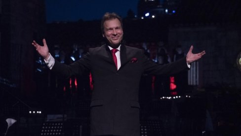KA VJEČNOJ SVJETLOSTI IZMEĐU CRKAVA: Koncert pod dirigentskom palicom Bojana Suđića KA VJEČNOJ SVJETLOSTI IZMEĐU CRKAVA: Koncert pod dirigentskom palicom Bojana Suđića