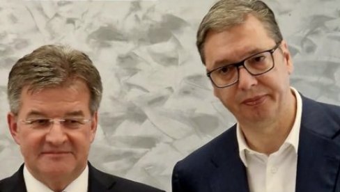 ВУЧИЋ ДАНАС СА ЛАЈЧАКОМ О КиМ: Састанак на маргинама светског скупа у Давосу ВУЧИЋ ДАНАС СА ЛАЈЧАКОМ О КиМ: Састанак на маргинама светског скупа у Давосу