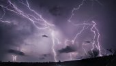 МЕТЕОРОЛОГ ТОДОРОВИЋ: У Србији готово 10 људи годишње страда од удара грома