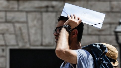 РЕЗУЛТАТИ ИСТРАЖИВАЊА ЗАБРИЊАВАЈУЋИ: Највећи ризик за смрт од врућина је у Хрватској, а ево који град је рекордер РЕЗУЛТАТИ ИСТРАЖИВАЊА ЗАБРИЊАВАЈУЋИ: Највећи ризик за смрт од врућина је у Хрватској, а ево који град је рекордер