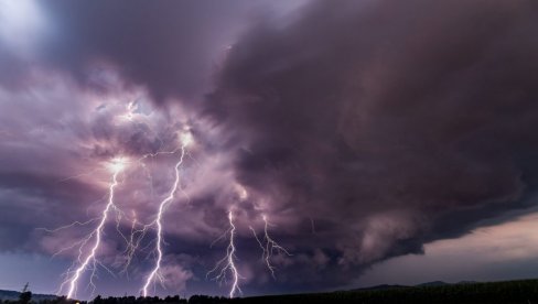 UPOZORENJE METEOROLOGA: Ovi predeli sutra su prvi na udaru nevremena