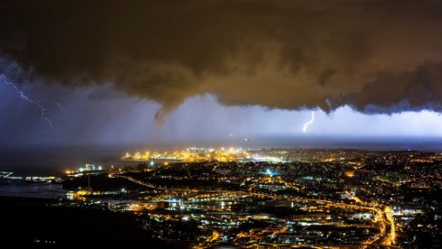 RHMZ SE UPRAVO OGLASIO HITNIM UPOZORENJEM: Sledi nevreme, ovi delovi Srbije prvi na udaru