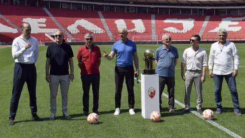 CRVENA ZVEZDA RENOVIRALA MARAKANU: Ovako izgleda nova hibridna trava na stadionu (VIDEO) CRVENA ZVEZDA RENOVIRALA MARAKANU: Ovako izgleda nova hibridna trava na stadionu (VIDEO)