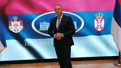 ONO ŠTO SE DESILO U NOVOM SADU TEŠKO DA PAMTI SRPSKA ISTORIJA Vujadinović: Cilj ekstremista potpuno gašenje SPC