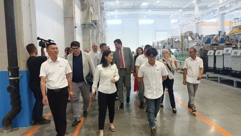ŠABAC ČEKA JOŠ TRI FABRIKE: Članovi Poslaničke grupe prijateljstva sa Kinom posetili grad na Savi ŠABAC ČEKA JOŠ TRI FABRIKE: Članovi Poslaničke grupe prijateljstva sa Kinom posetili grad na Savi