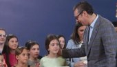 VUČIĆ SA SRPSKOM DECOM IZ REGIONA: Ovo je vaša kuća - uvek ćemo vas dočekati raširenih ruku (VIDEO)