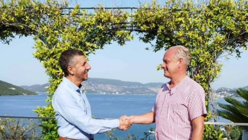 SARADNJA JAČA VEZE SRBIJE I CRNE GORE: Dogovor čelnih ljudi Kulturnog centra Novog Sada i TV Herceg Novi SARADNJA JAČA VEZE SRBIJE I CRNE GORE: Dogovor čelnih ljudi Kulturnog centra Novog Sada i TV Herceg Novi
