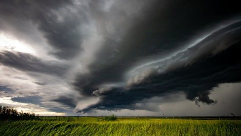 TORNADA, PIJAVICE I VATRENI VRTLOZI: Scene kao iz filma, ekstremno leto u Evropi daleko od kraja (FOTO, VIDEO) TORNADA, PIJAVICE I VATRENI VRTLOZI: Scene kao iz filma, ekstremno leto u Evropi daleko od kraja (FOTO, VIDEO)