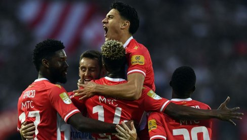 OVO ĆE IZAZVATI BURNE REAKCIJE! Koreografija delija na meču Zvezda - Fiorentina ne spada u obične OVO ĆE IZAZVATI BURNE REAKCIJE! Koreografija delija na meču Zvezda - Fiorentina ne spada u obične