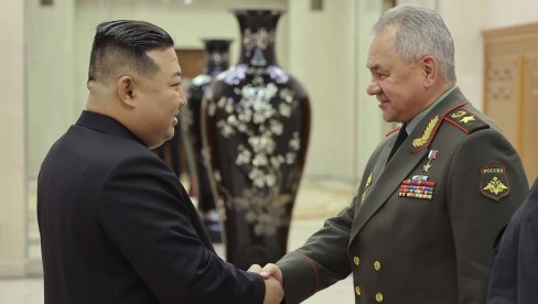ŠOJGU PREDAO PUTINOVO PISMO KIM DŽONG UNU: Evo o čemu su razgovarali ruski ministar odbrane i lider Severne Koreje (FOTO) ŠOJGU PREDAO PUTINOVO PISMO KIM DŽONG UNU: Evo o čemu su razgovarali ruski ministar odbrane i lider Severne Koreje (FOTO)