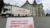 АКЦИЈА ДОБРОВОЉНОГ ДАВАЊА КРВИ: На тргу у Зрењанину