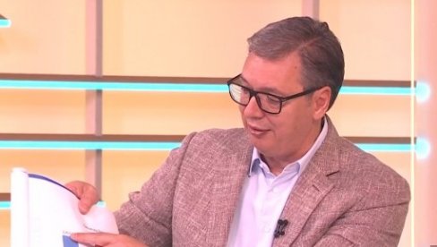 ВУЧИЋ НАЈАВИО СЈАЈНЕ ВЕСТИ! Просечна плата у Србији до 2025. биће 1.024 евра ВУЧИЋ НАЈАВИО СЈАЈНЕ ВЕСТИ! Просечна плата у Србији до 2025. биће 1.024 евра