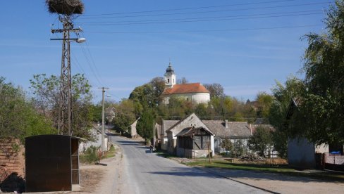 ШПАНЦИ ЋЕ СПОЈИТИ СРЕМ И БАЧКУ: До краја године очекује се уговор о градњи моста преко Дунава између Нештина и Бачке Паланке ШПАНЦИ ЋЕ СПОЈИТИ СРЕМ И БАЧКУ: До краја године очекује се уговор о градњи моста преко Дунава између Нештина и Бачке Паланке