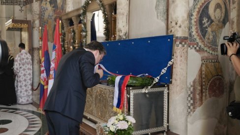 МАНАСИЈА ЧУВА УСПОМЕНУ НА ДЕСПОТА СТЕФАНА: Министар Селаковић на обележавању Лазаревићеве смрти МАНАСИЈА ЧУВА УСПОМЕНУ НА ДЕСПОТА СТЕФАНА: Министар Селаковић на обележавању Лазаревићеве смрти