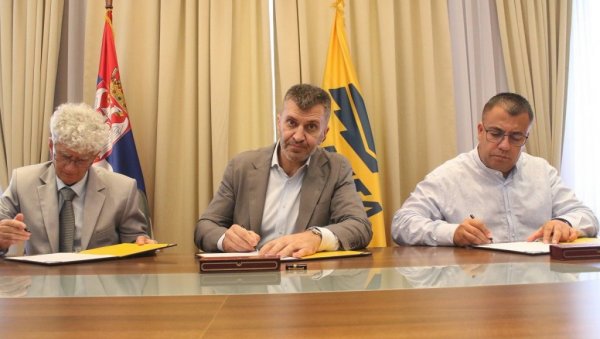 УНАПРЕЂЕЊЕ ЛОГИСТИЧКИХ КАПАЦИТЕТА: Пошта, Мобтел и ПМЦ закључили меморандум о сарадњи УНАПРЕЂЕЊЕ ЛОГИСТИЧКИХ КАПАЦИТЕТА: Пошта, Мобтел и ПМЦ закључили меморандум о сарадњи