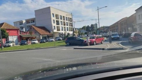 МРТАВ ПИЈАН УШАО У СУПРОТАН СМЕР У КРУЖНОМ ТОКУ И НАПРАВИО ХАОС: Саобраћајна несрећа у Чачку (ФОТО) МРТАВ ПИЈАН УШАО У СУПРОТАН СМЕР У КРУЖНОМ ТОКУ И НАПРАВИО ХАОС: Саобраћајна несрећа у Чачку (ФОТО)