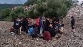 PUCNJAVA U MIGRANTSKOM KAMPU KOD SARAJEVA: Povređena jedna osoba