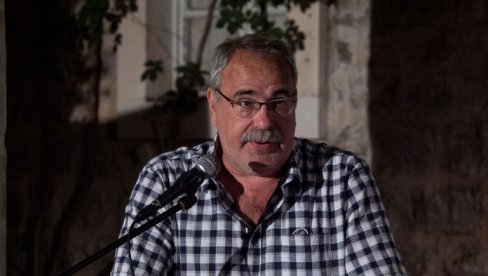 МИХАЈЛО ПАНТИЋ НА ТРГУ ПЈЕСНИКА: О свом делу у Будви говори познати београдски писац и универзитетски професор МИХАЈЛО ПАНТИЋ НА ТРГУ ПЈЕСНИКА: О свом делу у Будви говори познати београдски писац и универзитетски професор