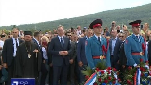 VUČIĆ: Nikada ne igram nikakve duple igre, ni oko pitanja BiH, ni oko pitanja KiM VUČIĆ: Nikada ne igram nikakve duple igre, ni oko pitanja BiH, ni oko pitanja KiM