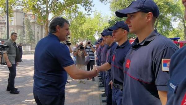 НАШИ ХЕРОЈИ СЕ ВРАТИЛИ ИЗ ГРЧКЕ: Ватрогасно-спасилачки тим успешно обавио мисију гашења пожара (ФОТО/ВИДЕО)